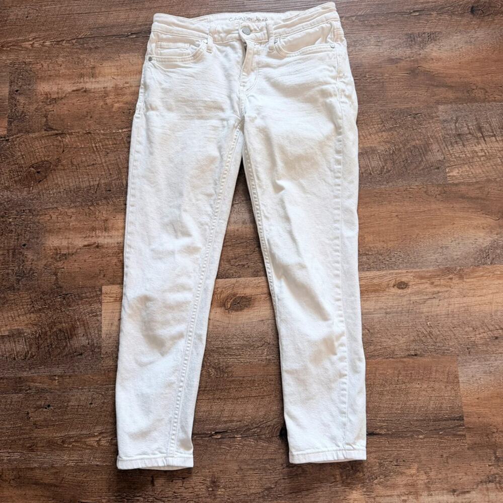 Calvin Klein white capri jean 4
